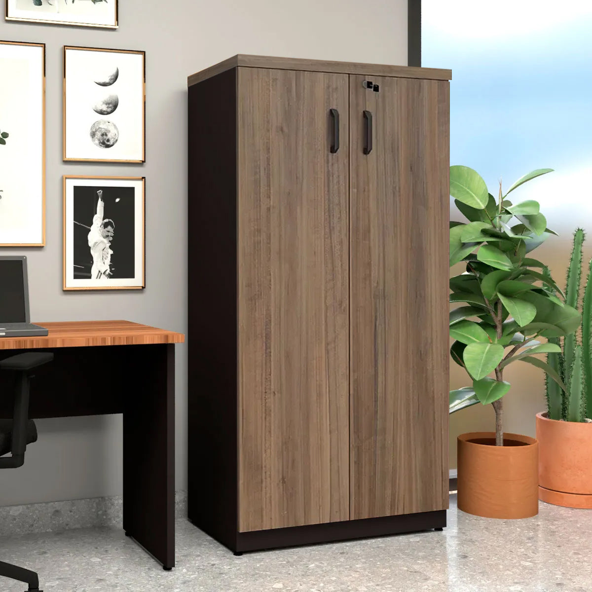 Armário alto Com 3 Prateleiras - Euro Croácia - 160AX80LX45P