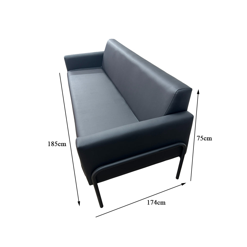 Sofá Hera 3 Lugares em Courvin com Base Epóxi Preta