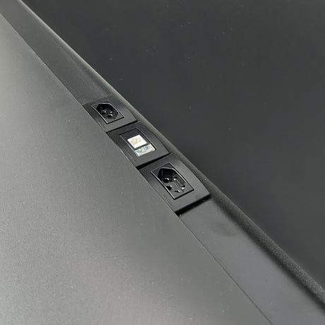 Kit com 2 Mesas Plataforma Dupla de 120Lx135P com régua de conectividade e painel divisor em MDP - SM Prime - 76Ax120Lx135P