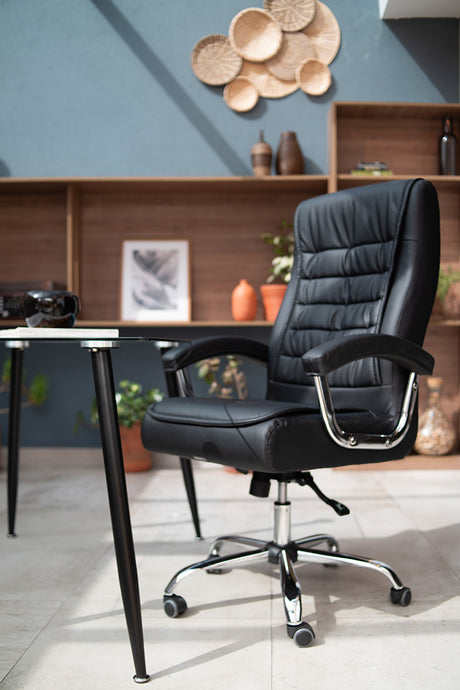 Cadeira de Escritório presidente em PU e base cromada Oslo - OR Design