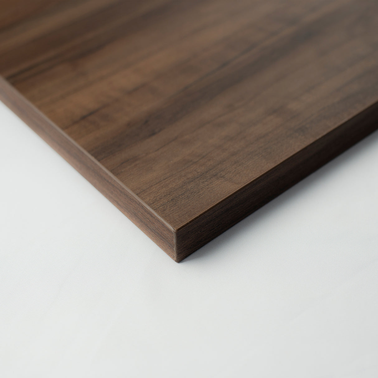 Mesa elétrica orgânica com caixa de tomadas direita 72 a 119A X 140L X 70P