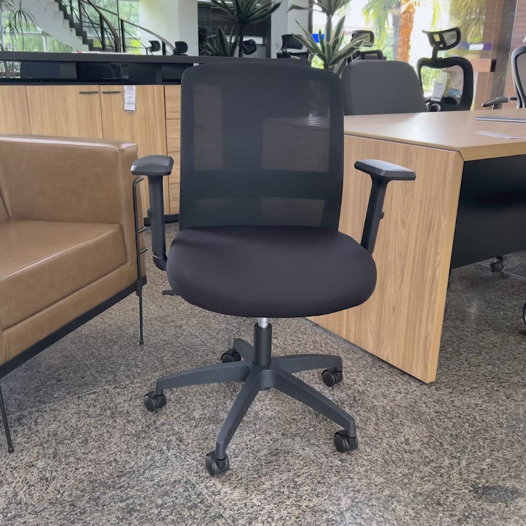 Cadeira de escritório diretor com braço e relax encosto em tela Monza - Nova Itália