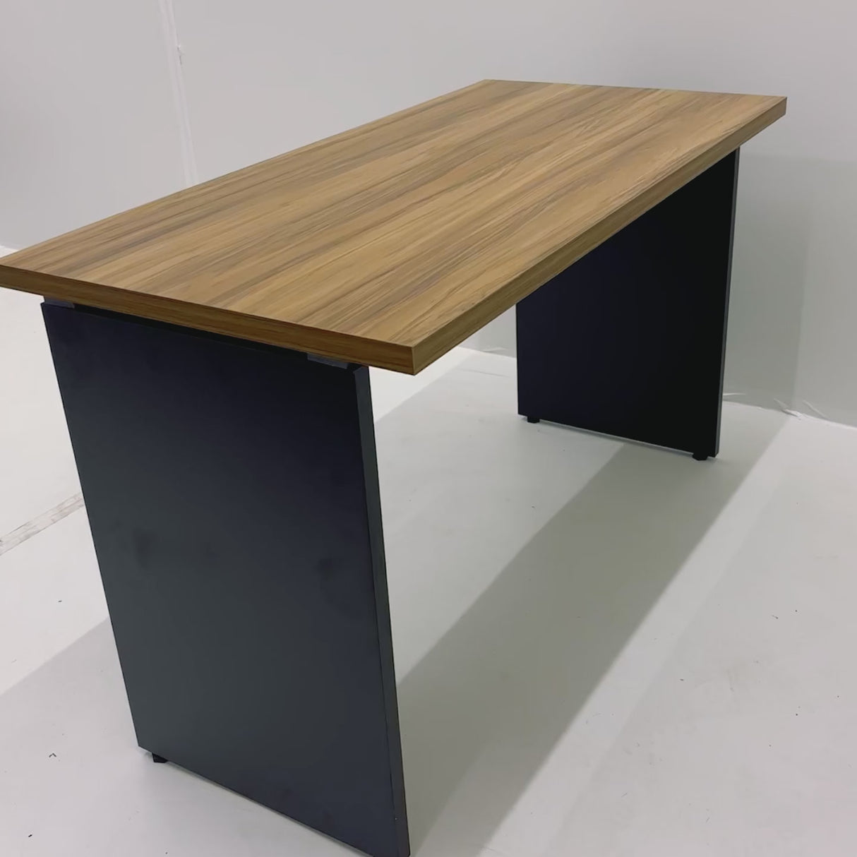 Mesa de escritório Secretária com pé painel - Euro Itália - 73,5AX120LX60P